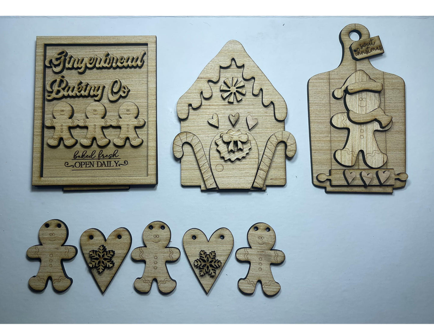 Christmas gingerbread interchangeable seasonal inserts for miniature bench